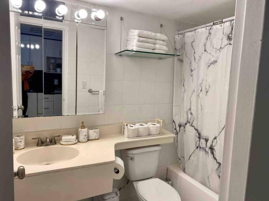 Alojamiento Con Balcon Hacia La Playa 115 Miami Beach Kültér fotó